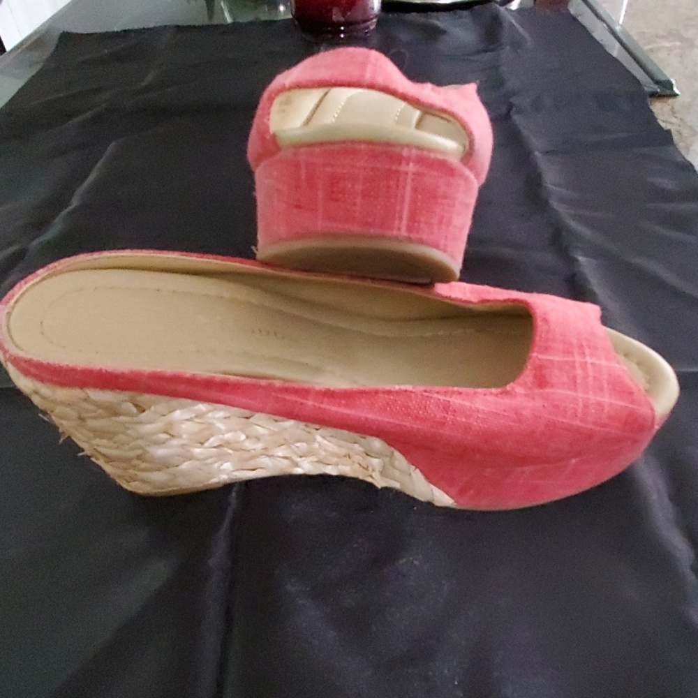 Shoes - Picture 4 of 4
